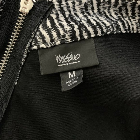 Mossimo Sleeveless Skater Dress M Black White Pleated Zipper V Neck Stretch - Picture 6 of 6